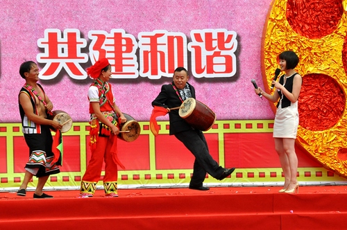 李有龙15887273298《教潘长江跳秧佬鼓》