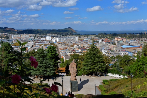 张玉龙18213538617《故里新貌》