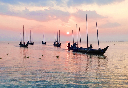 周国能13187414155《归途》