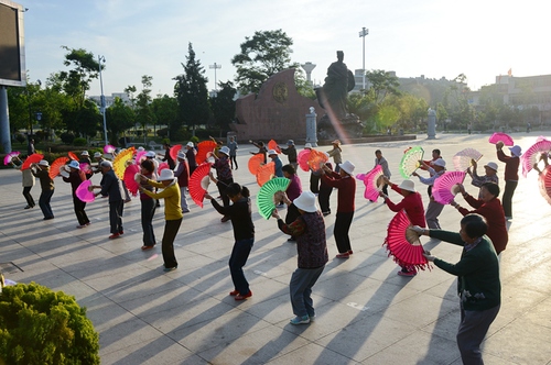 李远洪13888674213《蹦蹦跳跳身体好》