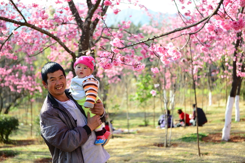 石明《天伦之乐》（郑和公园）