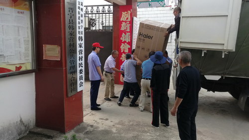 晋宁市管拘留样冰箱送客堂强化食品安全