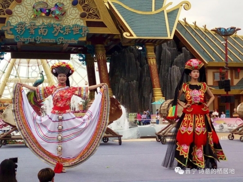 裙裾飞扬 民族时尚赛装带来强劲“民族风”27