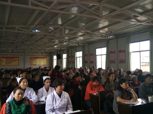 晋宁区市场监管局联合民政部门培训养老机构食品工作人员1