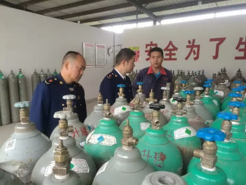 晋宁区市场监管局开展气瓶充装安全隐患大排查2