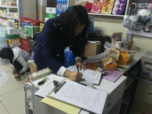 晋宁区市场监管局开展校园周边“五毛食品”专项整治