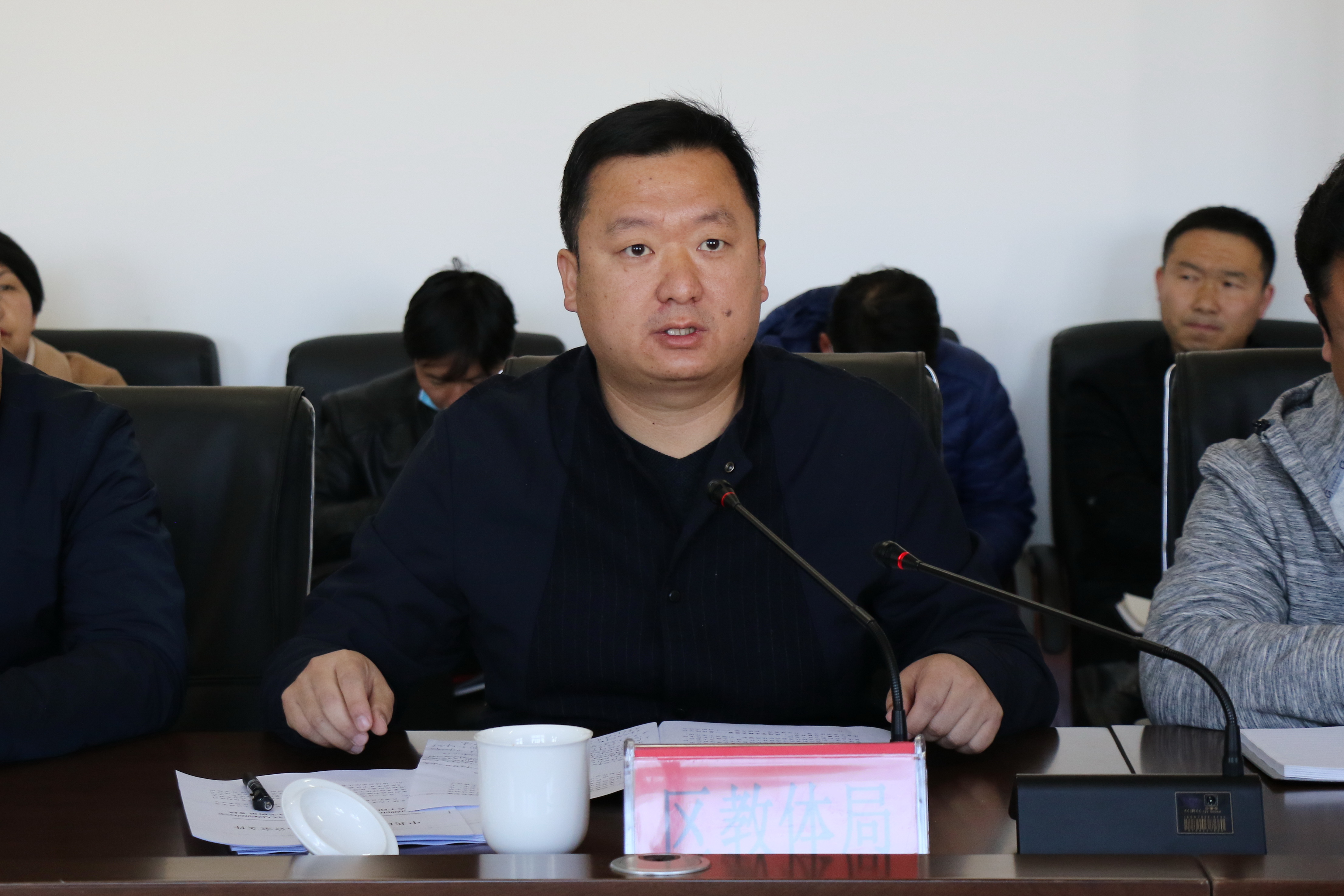 晋宁区委副书记,代理区长杨万洪调研教育体育工作
