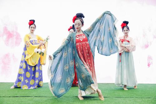 舞蹈《花漫》