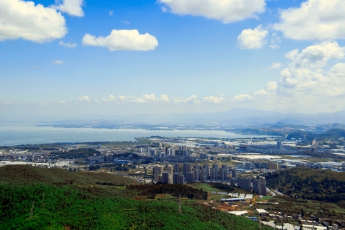 《崛起的昆阳》拍摄地点大黑山山顶,和璟苑，拍摄者：徐静，联系电话：13078548999