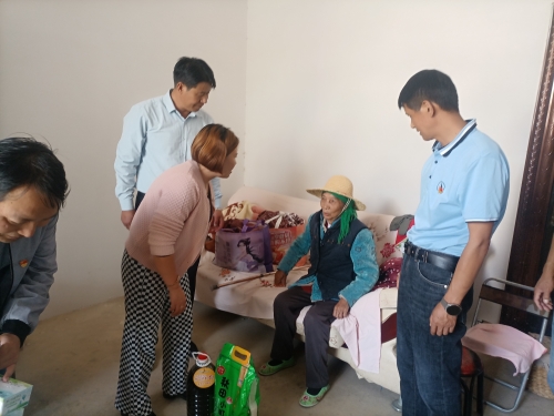 慰问走访80岁以上老人