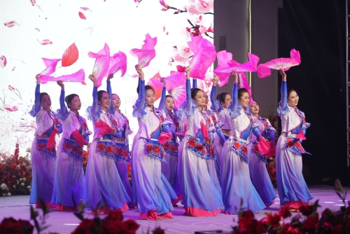 3山花春舞