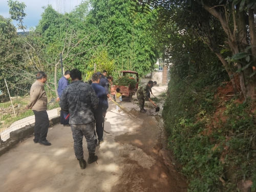 10.31到马鞍山村开展人居环境整治提升工作